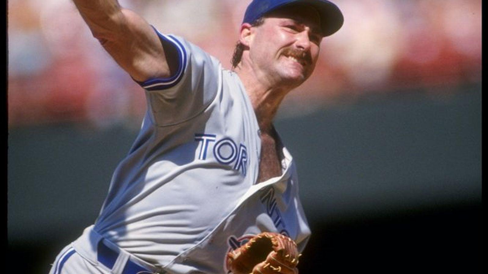 We would like to wish a happy 58th birthday to legendary pitcher Dave Stieb! 