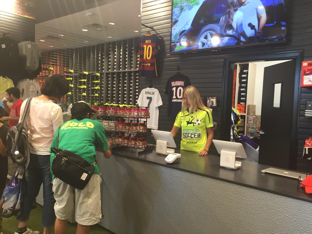 pelesoccershop tweet picture