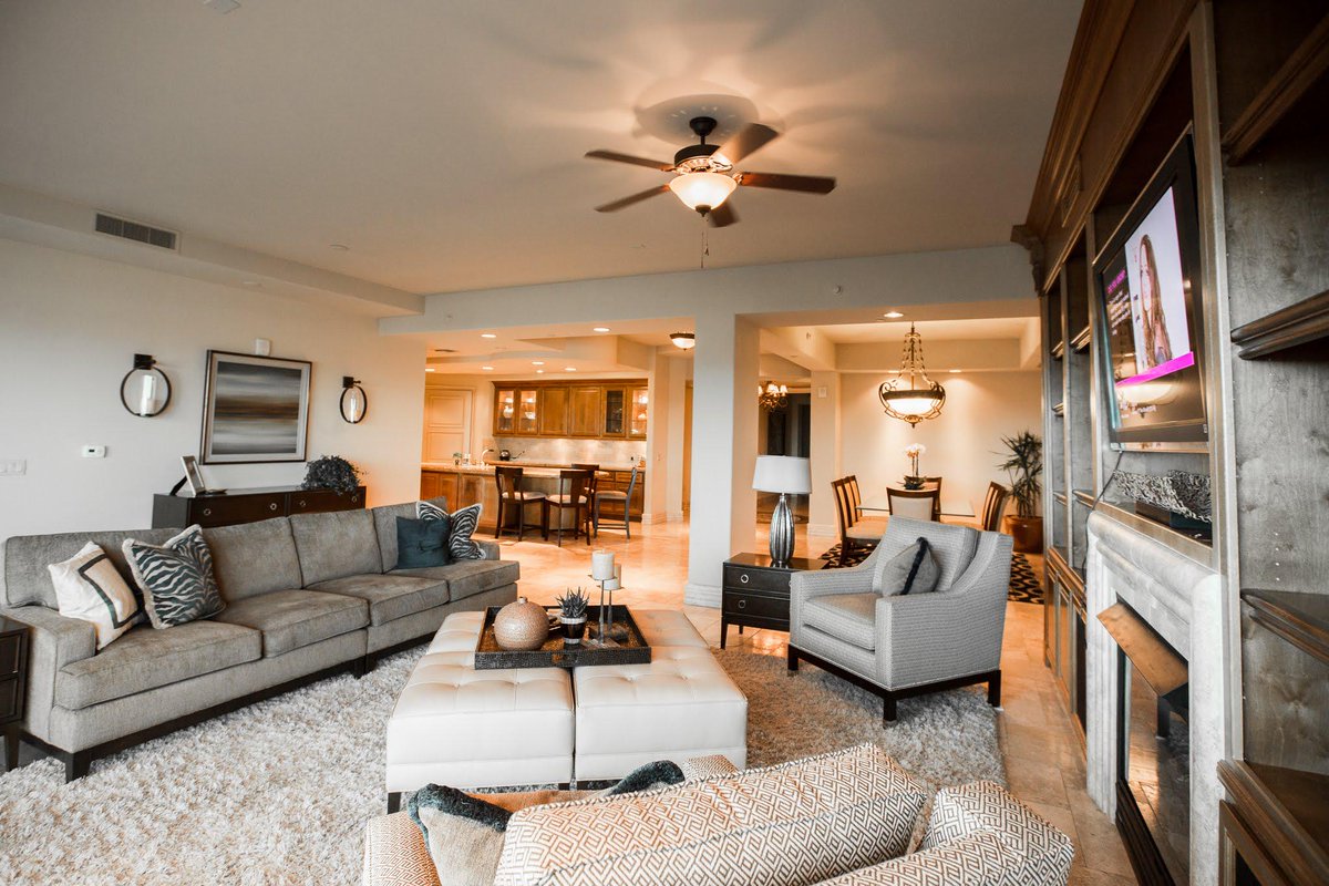 Check out this stunning beauty! Contact @Char_Luxury for a tour!  9103 ALTA DR #1005 
$1.799 #realestate #vegas