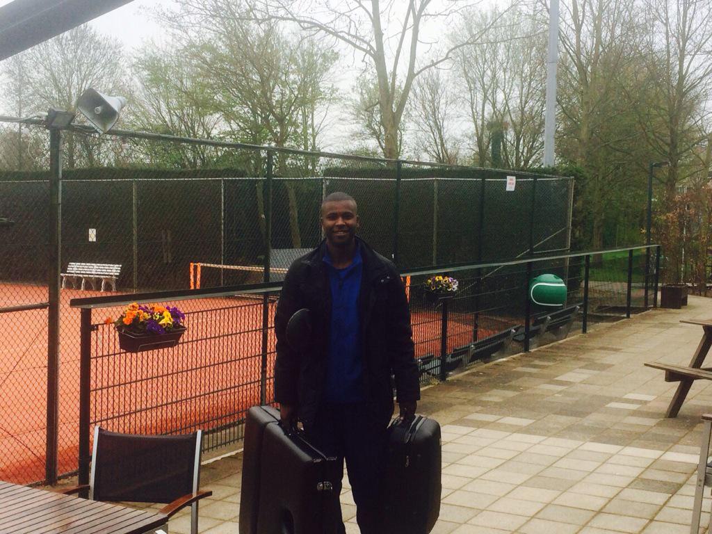 MoveForChange_'s tweet image. Sportmassage op locatie bij tennisvereniging De Commandeur in Maasland.