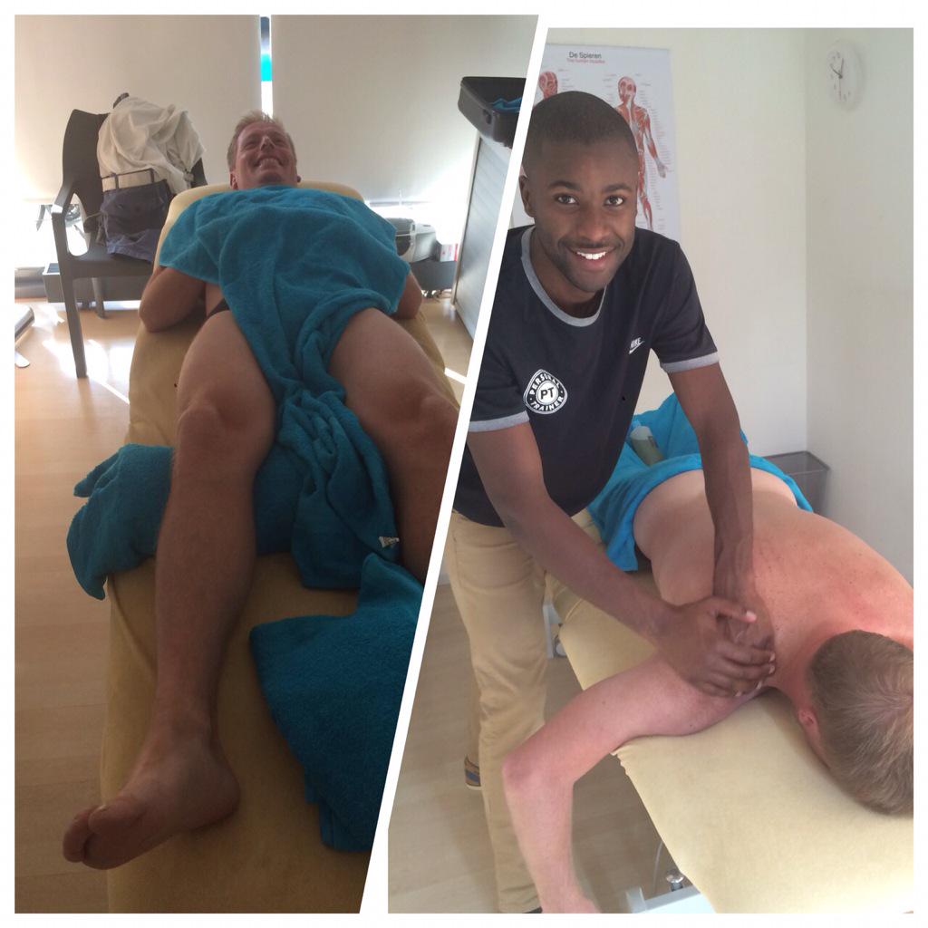 MoveForChange_'s tweet image. Terug bij mij op de praktijk in Wellnesscenter Maasluis. PJ was weer langs voor de wekelijkse onderhoud.