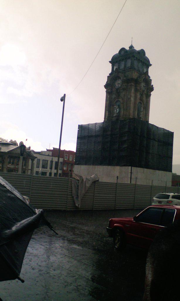 malincheLc's tweet photo. @GatoVarias #Pachuca El aguacero de este momento http://t.co/pLzHBKuKUo