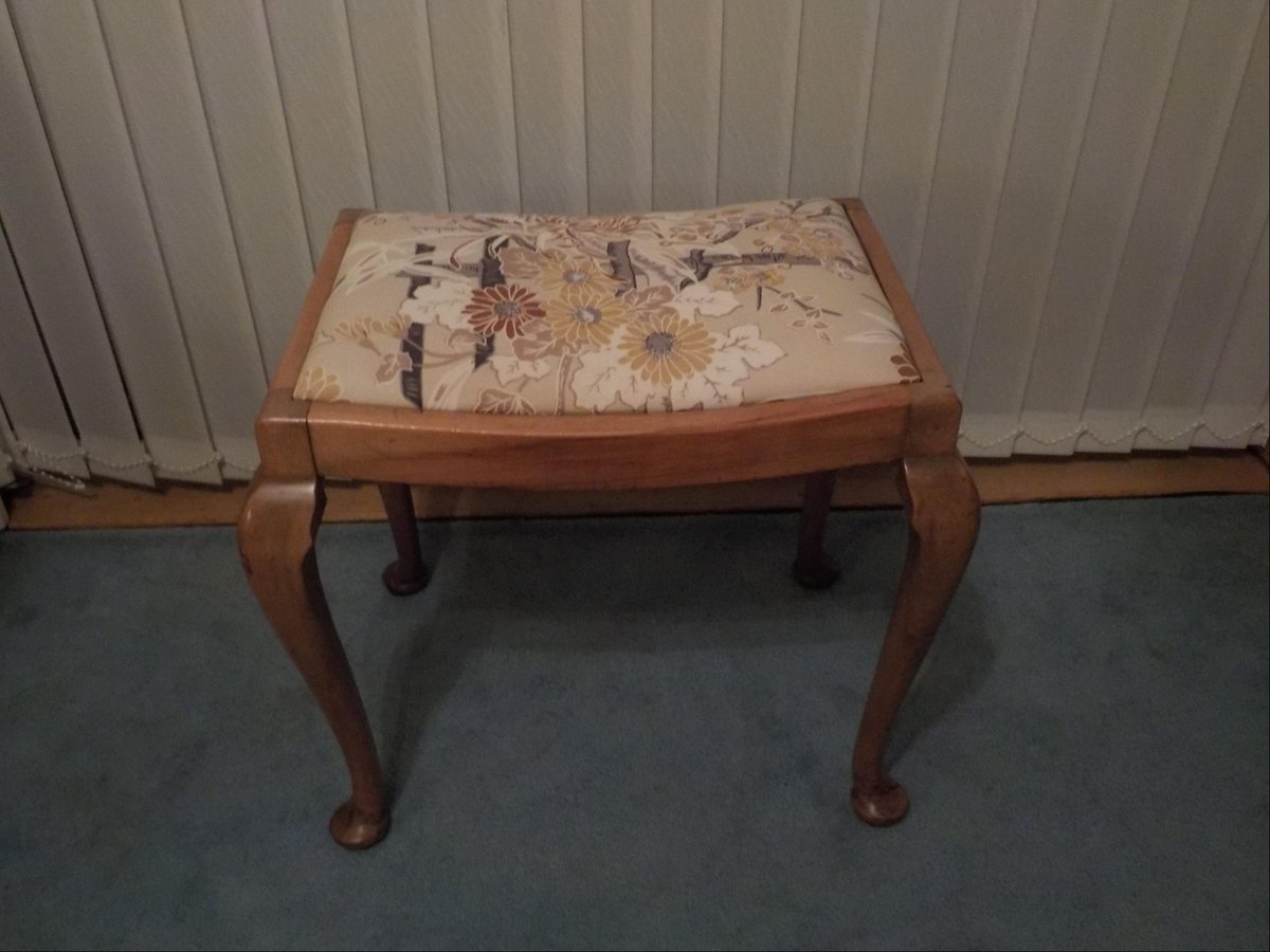 weeredupcycles's tweet photo. @RemadeHour @remadeinbrit transformed wee stool using #chalkystuffpowdermix #chalkystuff #reloved #upcycled http://t.co/owkIgSLHzm