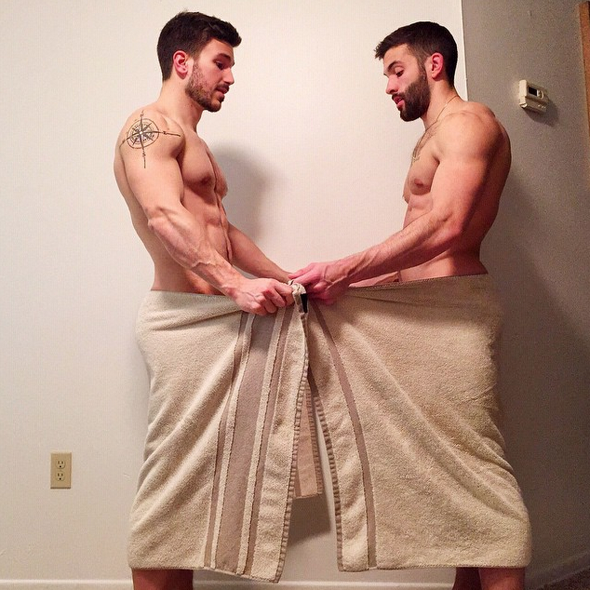 WhenImWith_U's tweet photo. Can we talk about these two HOLY http://t.co/kwWYOYW7Ld