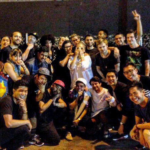 BaddestFemaleCL's tweet photo. More photos of CL with Skrillex and others (cr: ramidearest + markspazzkid) http://t.co/cGslhb7AlG
