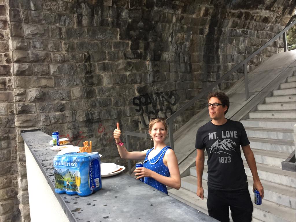 westnetz.ch (@westnetz) on Twitter photo Improvisation ist alles! 😅 #bloggertreffen #Vorbereitungen Improvisation ist alles! 😅 #bloggertreffen #Vorbereitungen