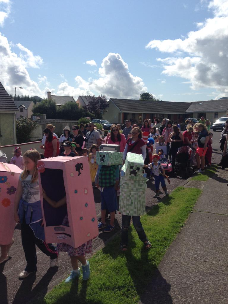@festsofireland gorgeous afternoon for kids fancy dress in #sneem