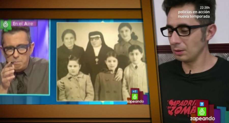 zapeandola6's tweet photo. .@Berto_Romero :"Lo bien que me queda el traje de monja se comenta poco en tele"▶ http://t.co/jcS8cY51yJ #Zapeando413 http://t.co/zgxXLgJ3Kx