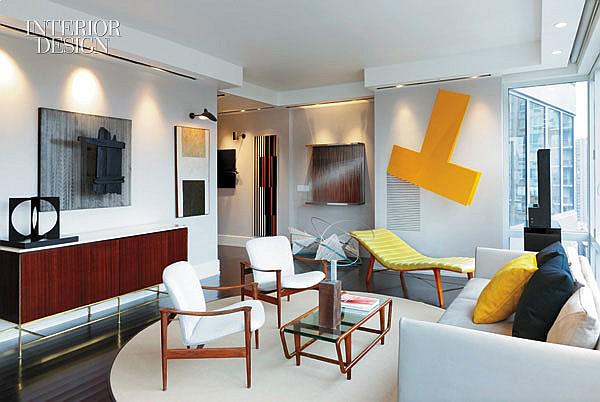InteriorDesign's tweet image. Mid-century furnishings and bold accents take center stage inside an NYC pied-à-terre: bit.ly/1FmDXoo