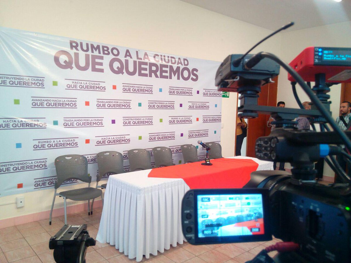 MovCiudadanoJal's tweet photo. Alcaldes electos metropolitanos de @MovCiudadanoJal darán importante anuncio en minutos: 

http://t.co/3YlVim2HfU http://t.co/sKr8wjduDY