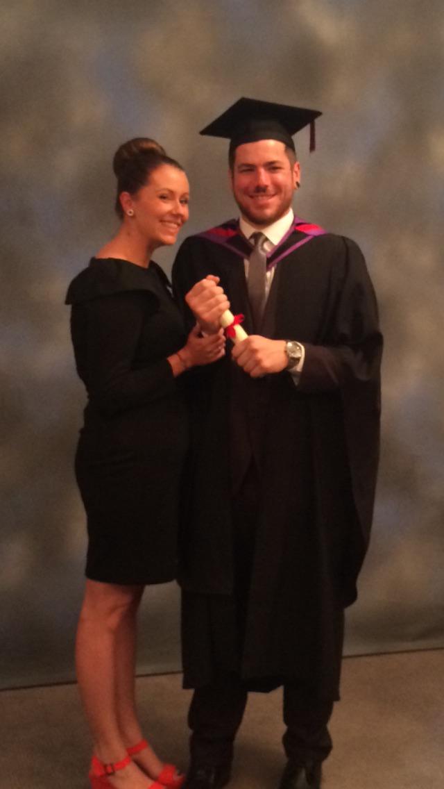 mex_clark's tweet photo. Lovely pic , @RavelElven &amp; @Crumpet09 #graduation #UOPGRAD15 http://t.co/MioZ0Ib7Vs