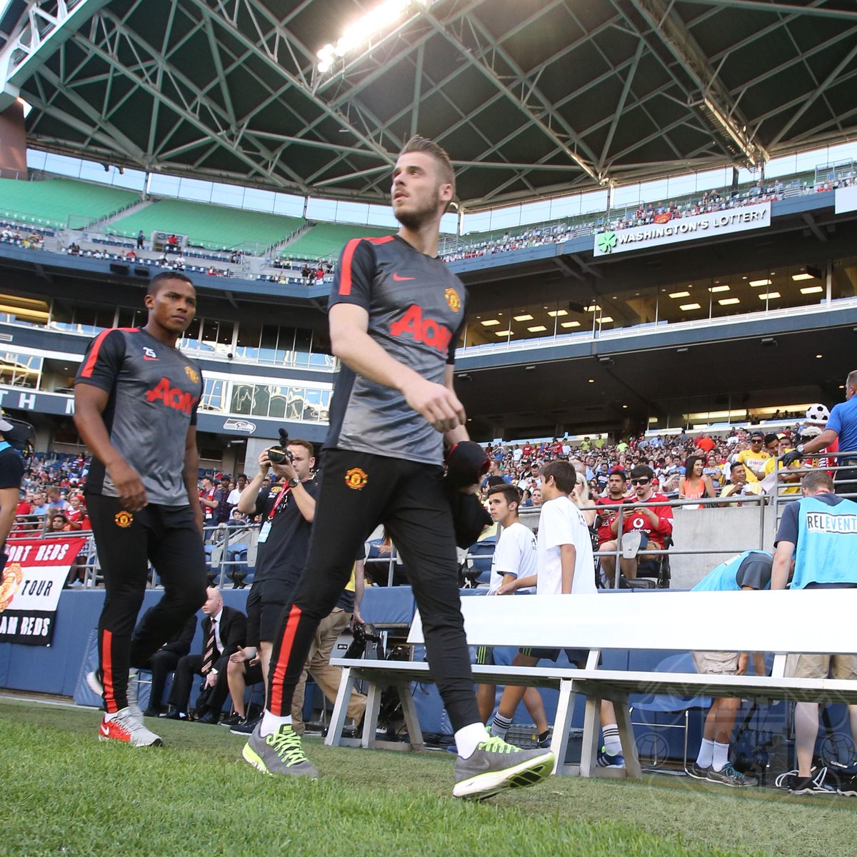 ManUtd's tweet photo. Louis van Gaal is hopeful @D_DeGea will face Barcelona on Saturday: http://t.co/qv3qLsvwDB http://t.co/pVv18POoW7