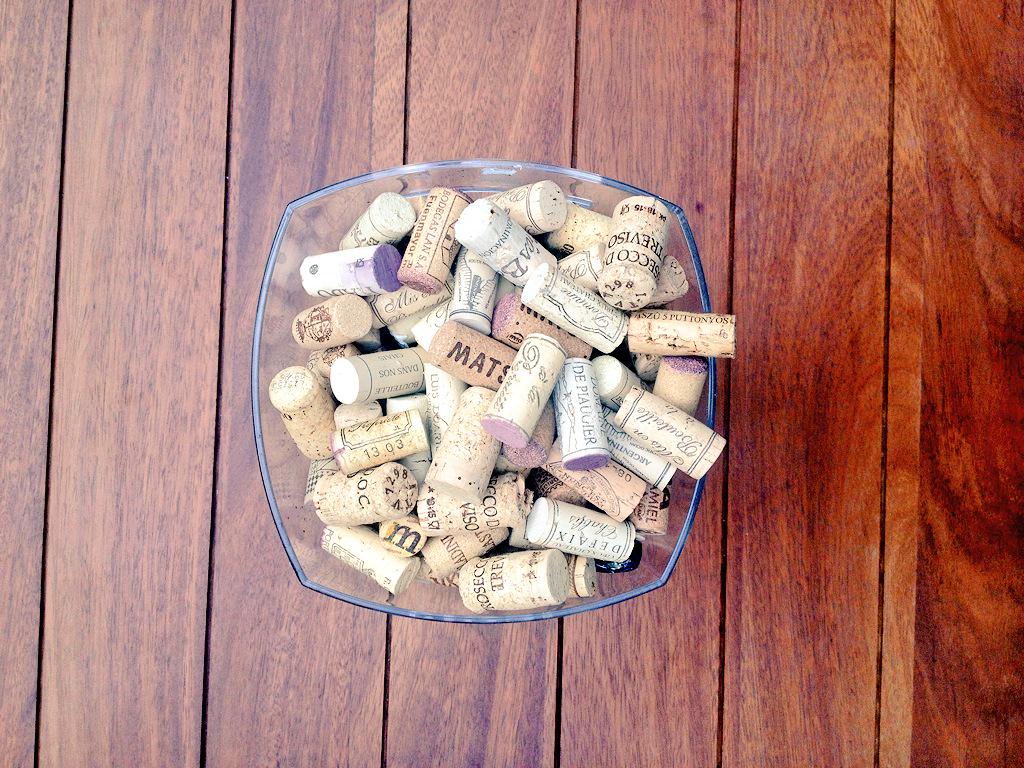 CavernBaggotSt's tweet photo. #GetInvolved - Guess how many corks there are & win drinks for U & 3 friends! You must favourite and RT #CavernComp http://t.co/Jb9CRESVza
