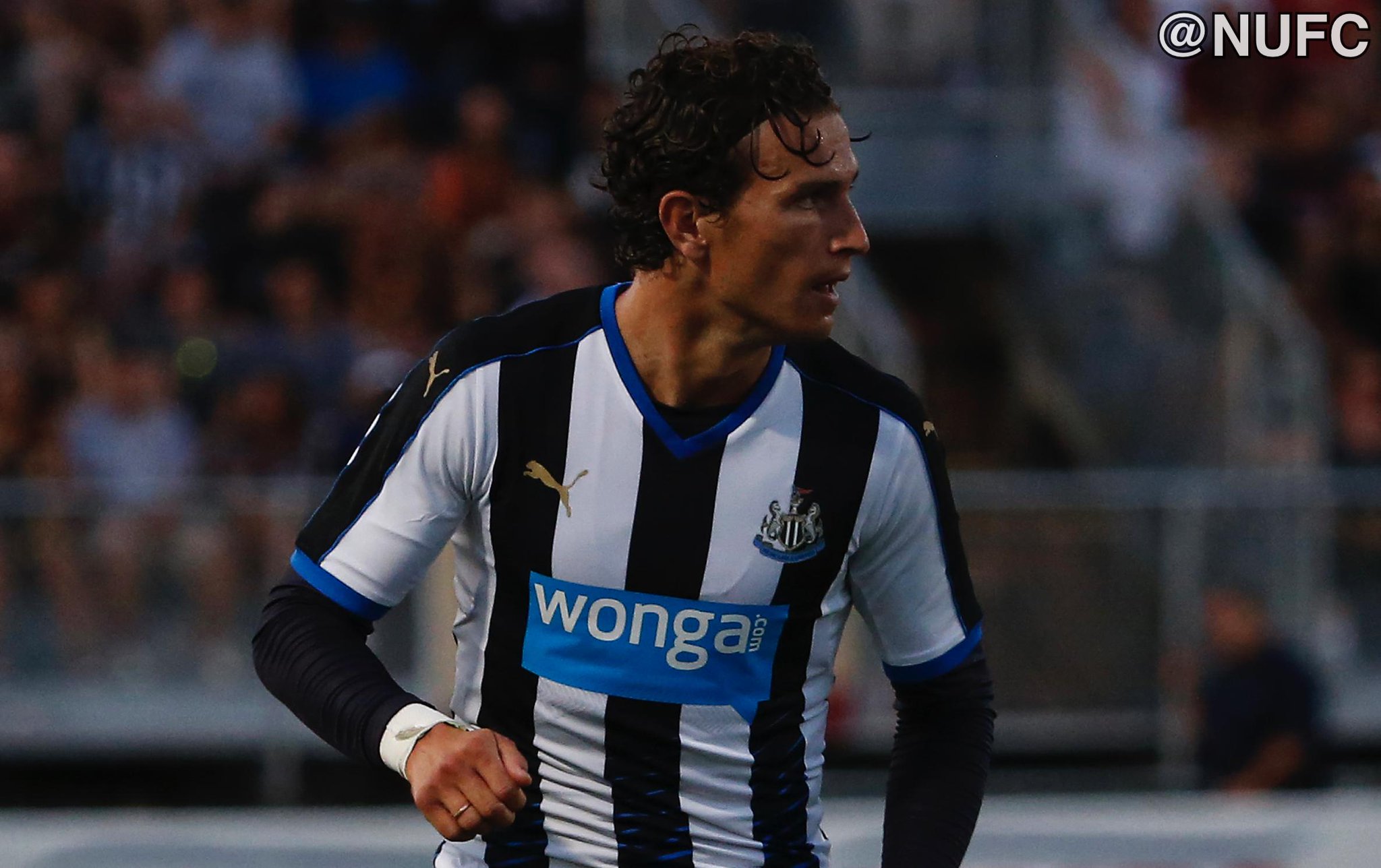 A very happy birthday to and defender Daryl Janmaat - 26 today! 