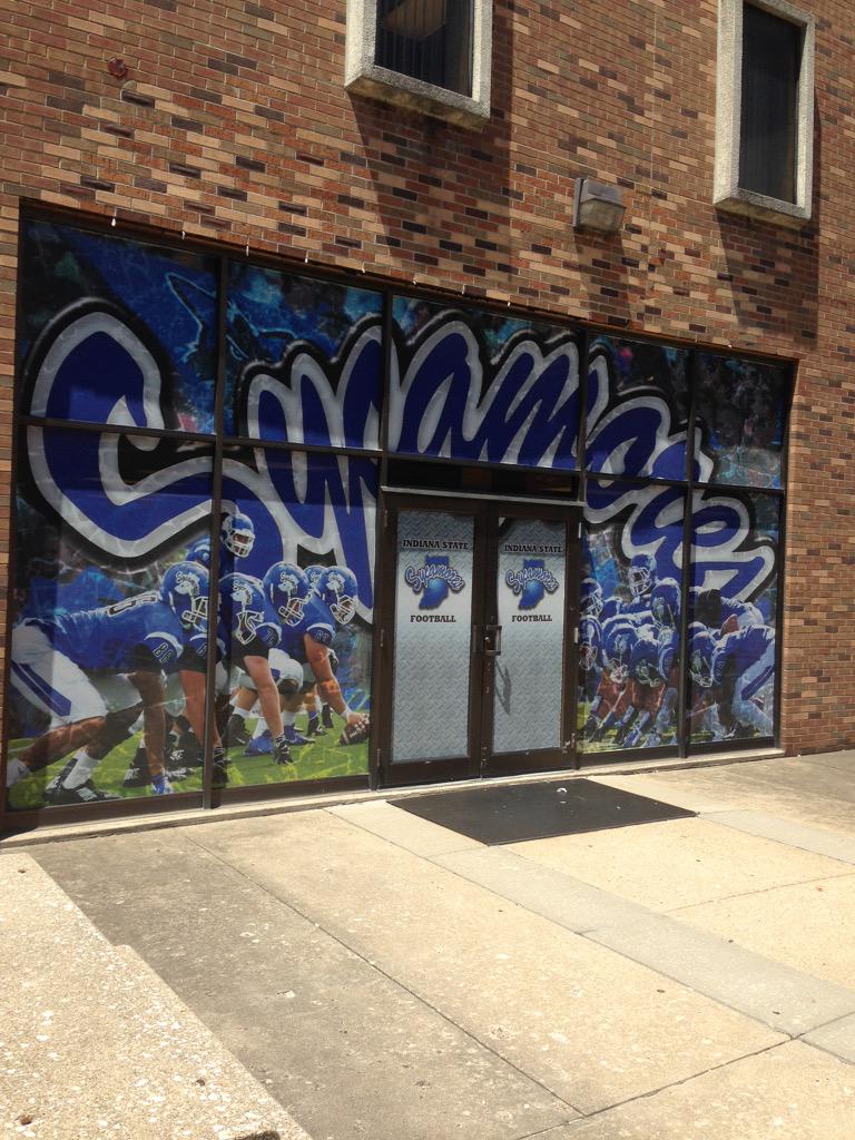 Coach_Risinger's tweet photo. Loving the new look @IndianaStateFB #BSA #RollTrees #SycStandard http://t.co/sIQlyRScLz
