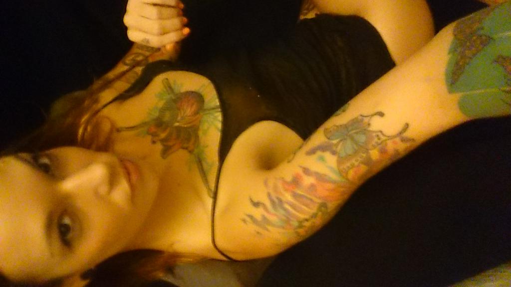 moreheadpls's tweet photo. Oh @silviarubix such a gorgeous lady, my #wcw again and again and again. http://t.co/8KElU5MsRP