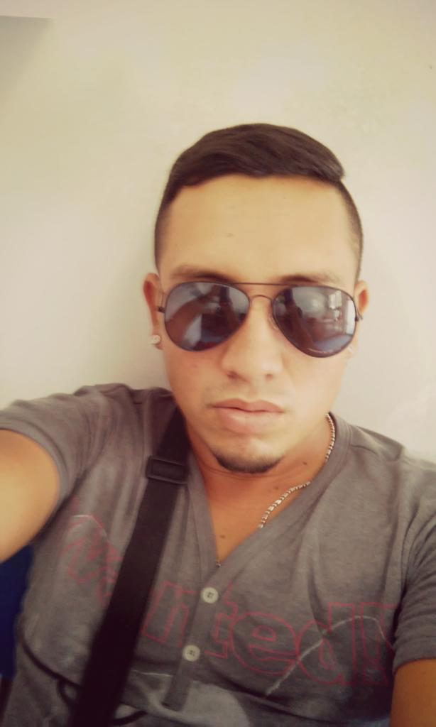 sapis14's tweet image. uffff... k calor😎