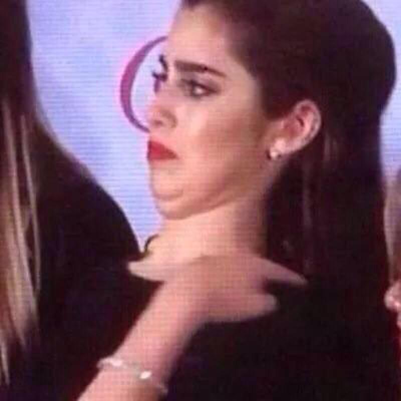 jiwonfada's tweet photo. “Lauren me olhou de um jeito tão sensual,me apaixonei completamente” http://t.co/CBuihL6rgt