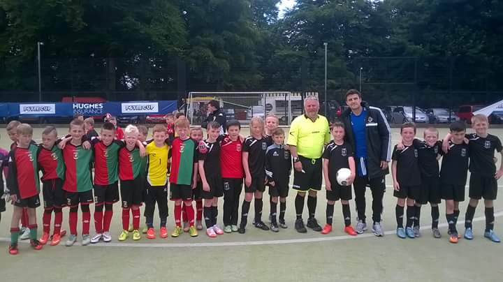 FootballforAll's tweet photo. The U10s @Glentoran v Letterkenny showing #respect during today's @foylecup game #footballforallNI http://t.co/FMOGRzs6EN