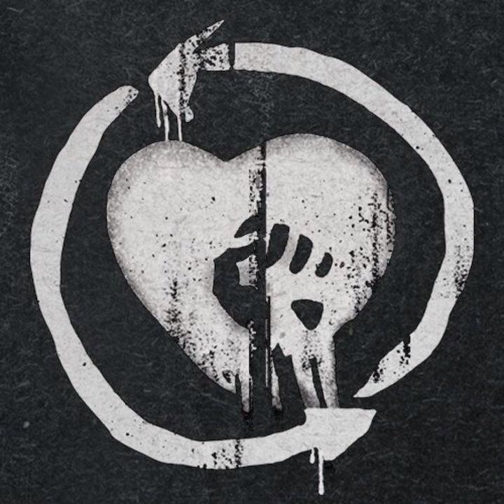 gweinstock's tweet photo. ♫ Rise Against playing Live @ Blue Hills Bank Pavilion on Jul 24! Who's coming? http://t.co/wRJWts77Bq http://t.co/kQ7kcK2DWy