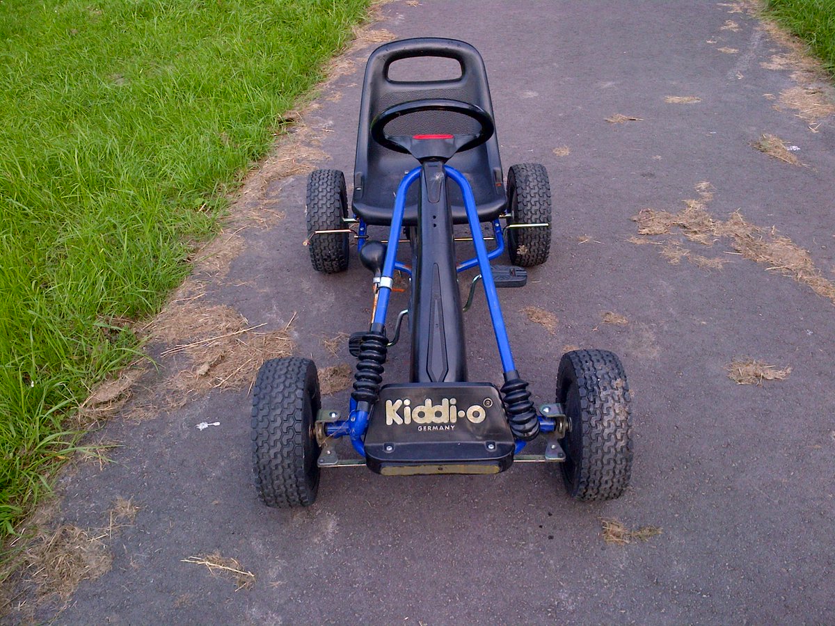 Rob_Vroegh's tweet image. Wie herkent/mist deze skelter? Aangetroffen Laan v Nederhoven #Zwijndrecht thv Develbrug. Info? Bel dan 0900-8844 Rt