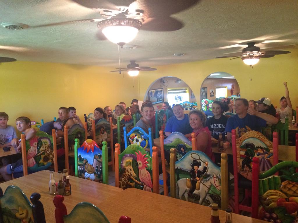 seymourowlsffa's tweet photo. All the county FFA chapters enjoyed lunch at Azteca today. It is great working together! #teachag @SeymourTribune http://t.co/QejZsssOew