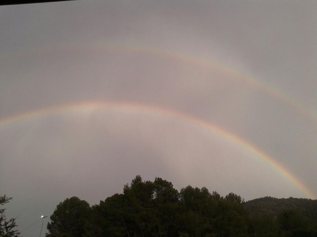 Tormenta y arcoíris doble en #Genoves (Valencia) <a href="/tiempobrasero/">Tutiempo</a> <a href="/MeteoCanals/">✵Rafa González✵</a>