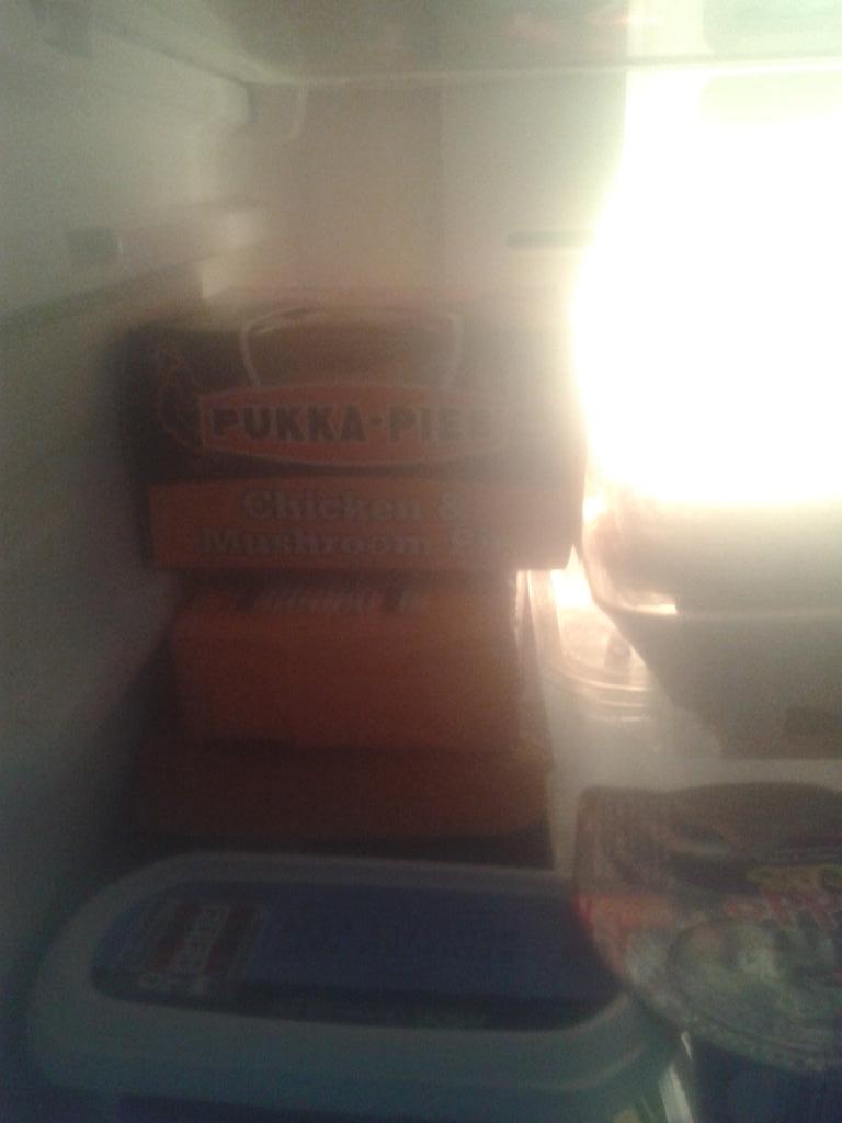 wazl75's tweet photo. @vicevans81 @JEvansLFC1 she's got me a pukka pie james http://t.co/90PzUhLmzc
