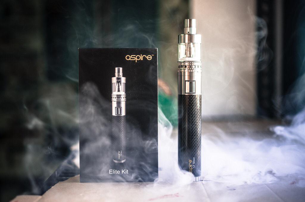 ToxicKong's tweet photo. ¿No te gustan los vaporizadores chiquitos? ¡Pide el #EliteKit de Aspire! ¡Ya lo tenemos! 👌😏
#Vaping #QuitSmoking #Mx http://t.co/7gKLgqykbZ