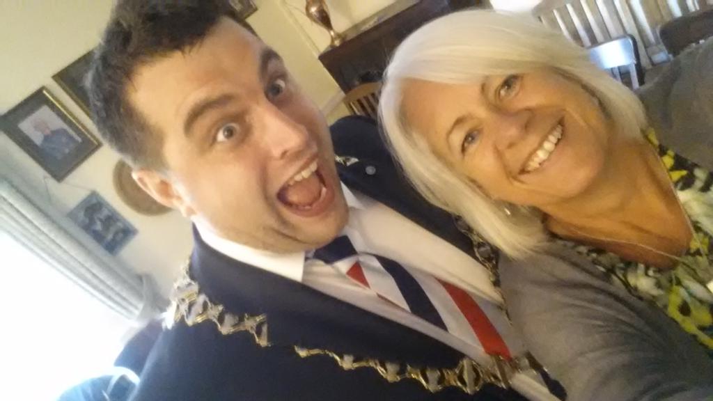 Hob nobbin with the gentry! #Kingsbridge #Mayor #selfie <a href="/pizzaplanetuk/">Pizza Planet</a>