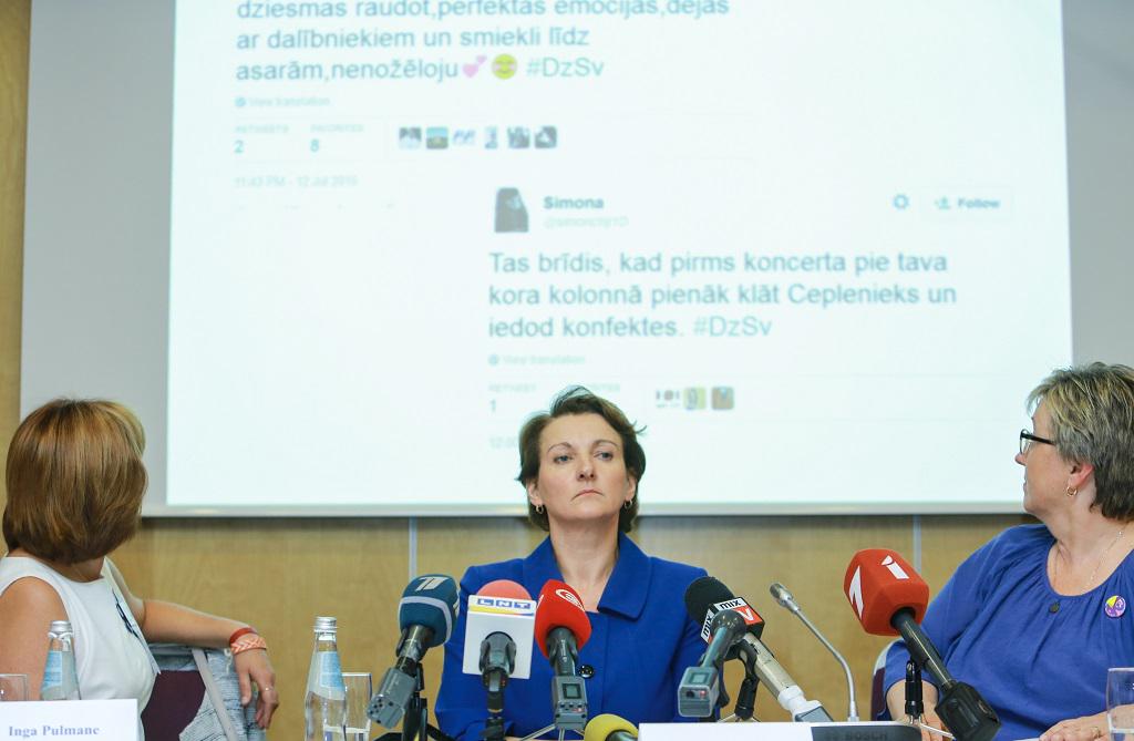 irLV's tweet photo. Šauj pāri strīpai- noslepeno skolēnu dziesmu svētku izvērtēšanas komisijas informāciju: http://t.co/XqWvup1cd2 http://t.co/9c0McjetDf