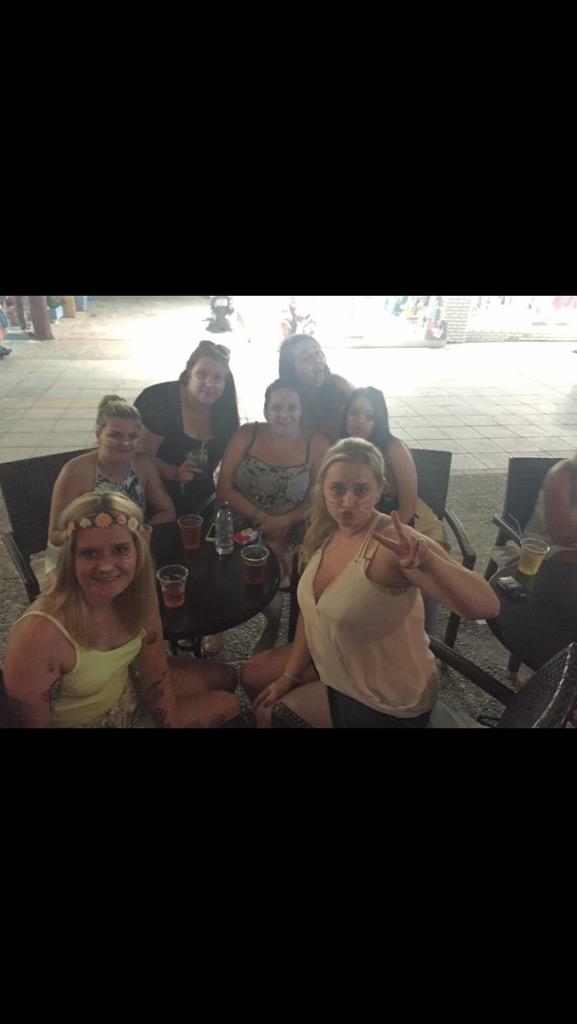 StatusKardamena's tweet photo. “@Tammy_Bond: Last night in kos with these amazing bunch 😩😩😩 http://t.co/2DwCI7ZF2p” @StatusKardamena @pubkardamena