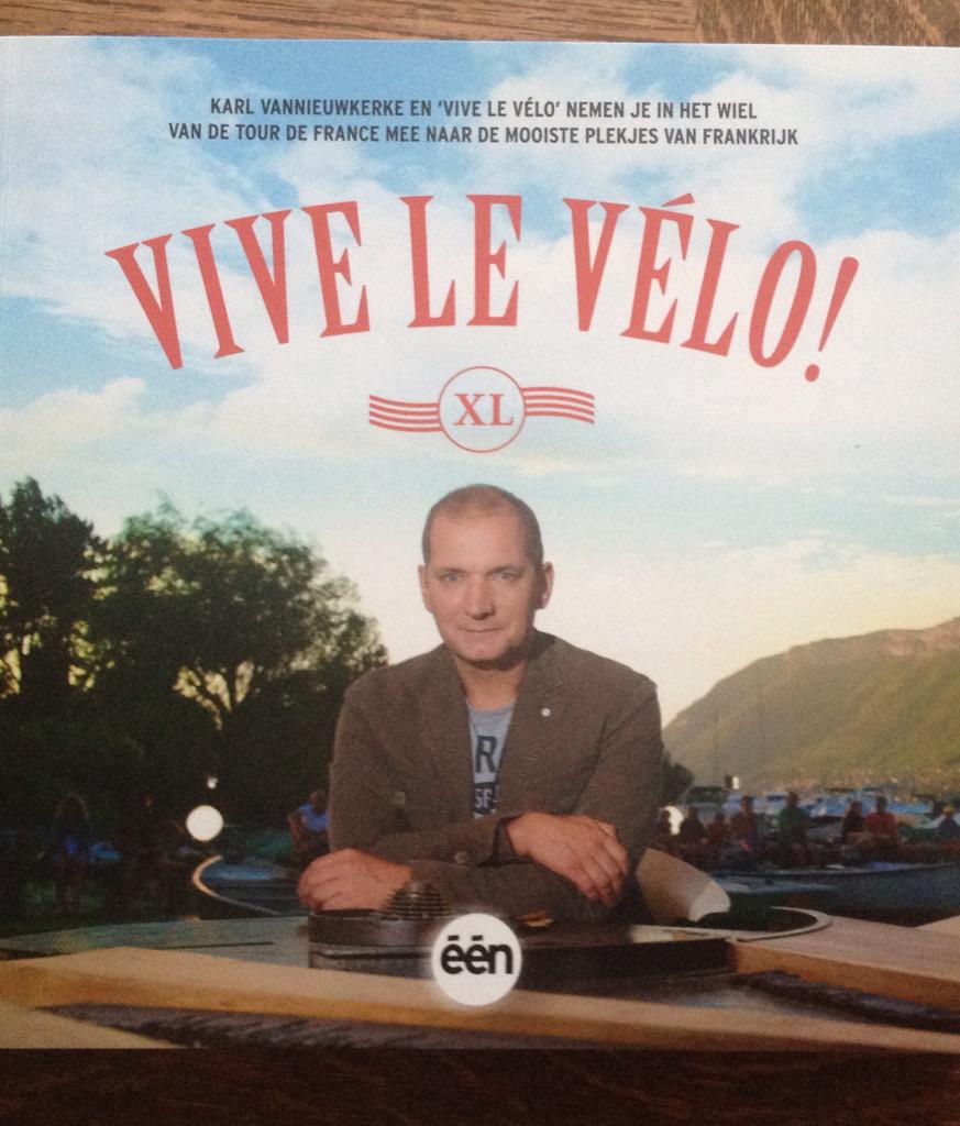 simon_keyers's tweet photo. Vive le velo, schitterend op tv maar vergeet ook het boek niet #briljant @Vannieuwkerke #vivelevelo #tdf15 http://t.co/PUIi7VuoXn