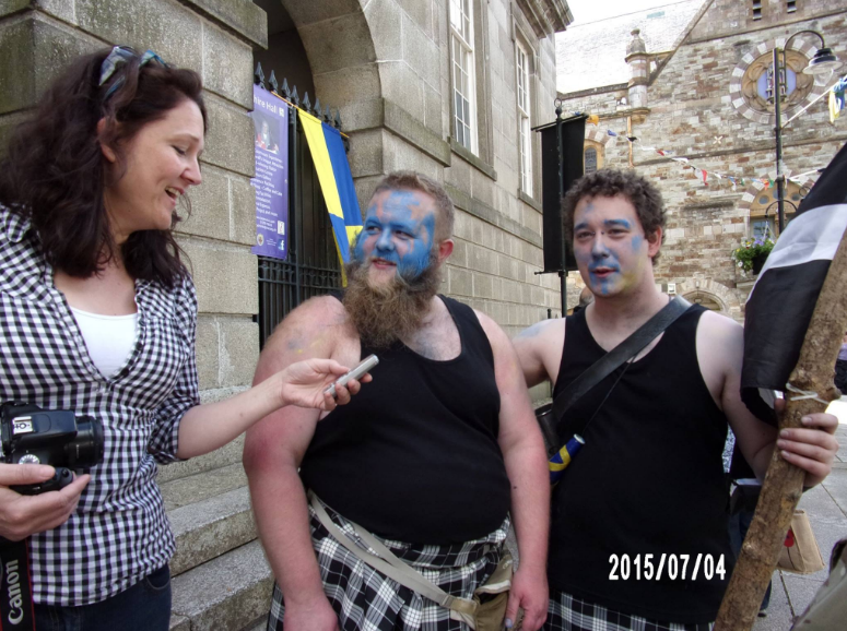 FacesofCornwall's tweet photo. Here's me interviewing my favourite barbarians at @BodminRiding #CornwallHour http://t.co/XXbk9Xyuax