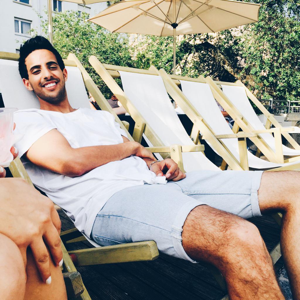 SamiSlimani's tweet photo. ilysm. ✨☁️💗 http://t.co/NSg4YWKlzN