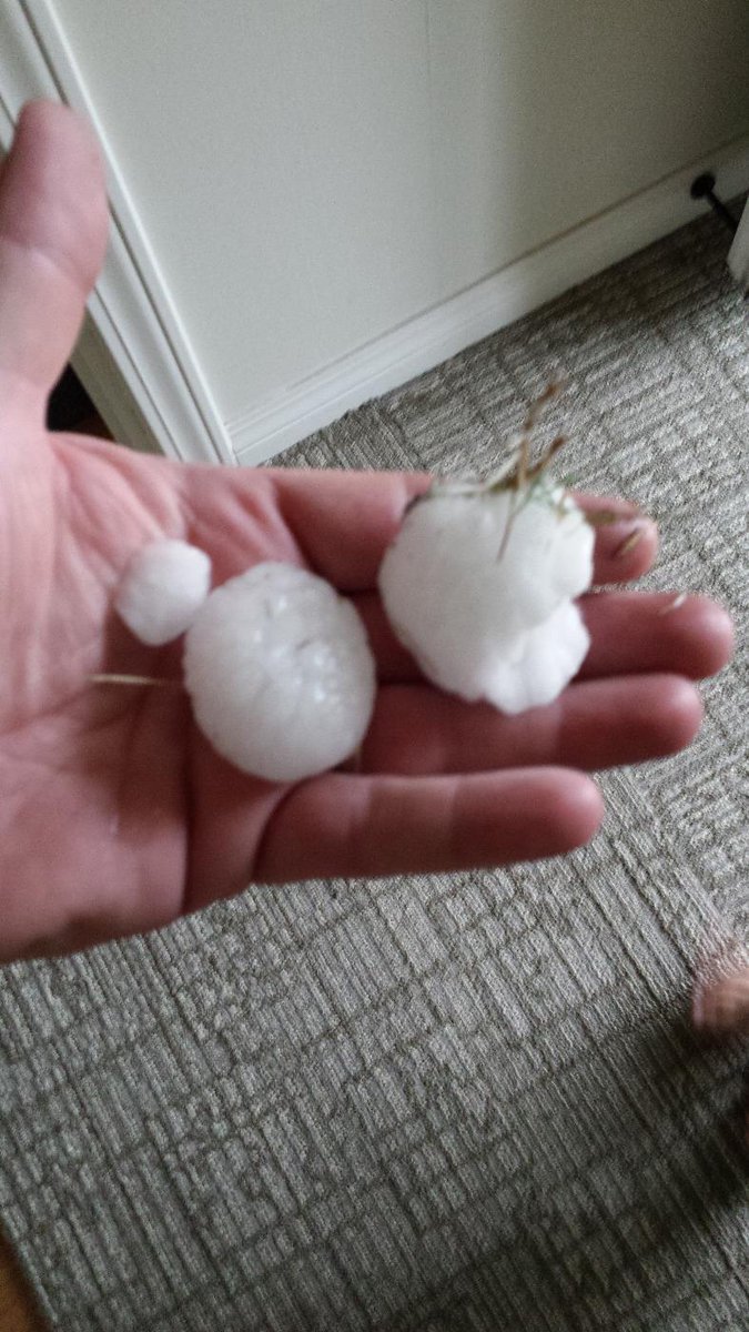 DrewFell's tweet photo. @cbccalgary golf ball hail in Lake Bonavista http://t.co/BmqknNqyXN