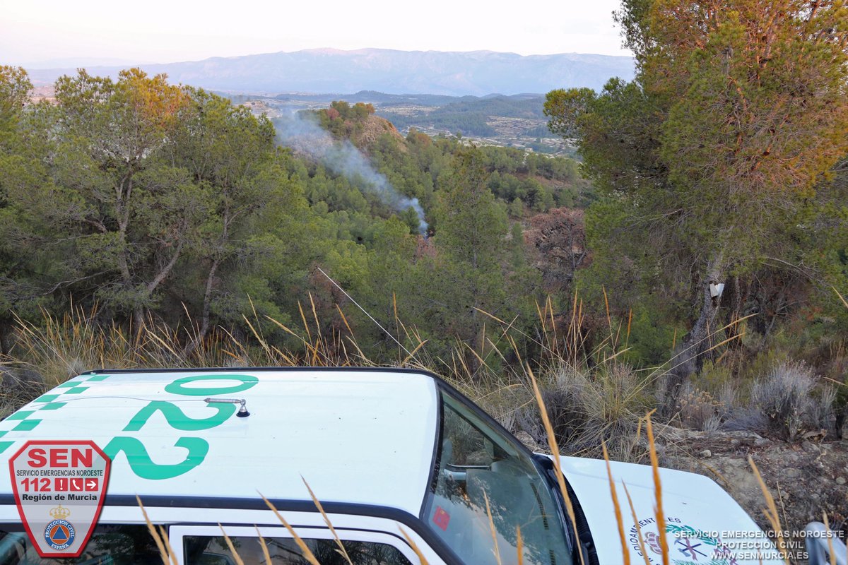 Imágenes del incendio de esta tarde por rayo en el paraje Pinar Hermoso,próximo a Guapero.#MULA #INFOMUR <a href="/112rmurcia/">112 Región de Murcia</a>