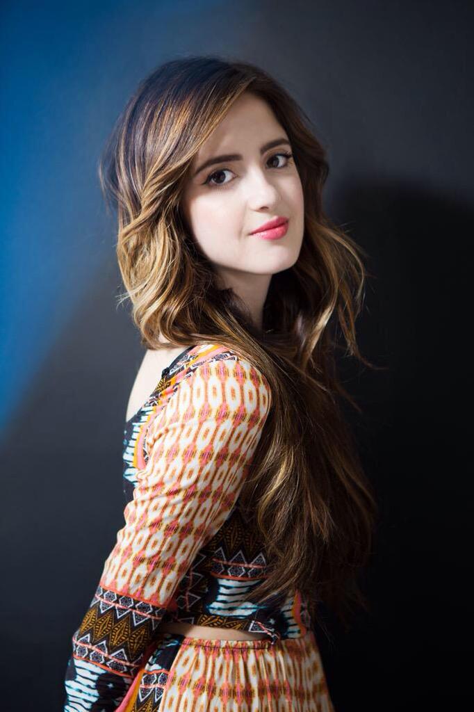 LMaranoBra's tweet photo. My #TeenChoice for #ChoiceSummerTVStarFemale is @lauramarano! http://t.co/6N6Qgek5L6 http://t.co/Djvdegnmp5
