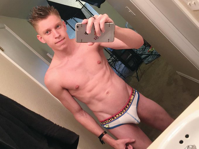 Join me now on http://t.co/wGhKSQOWeG #gay #twink #BigCock http://t.co/mw8SC3ARAF