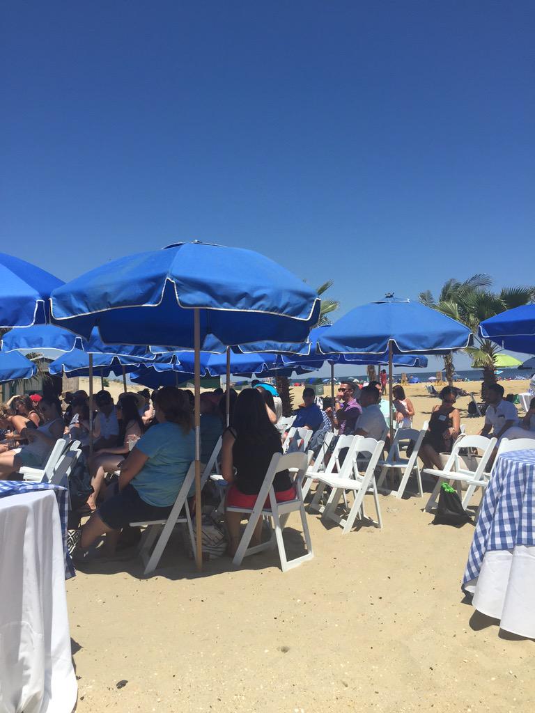 DebSekAjilon's tweet photo. Who has training on the beach?? #ajilon #api does!!! #zoneonerocks http://t.co/7lPDIHBHtd