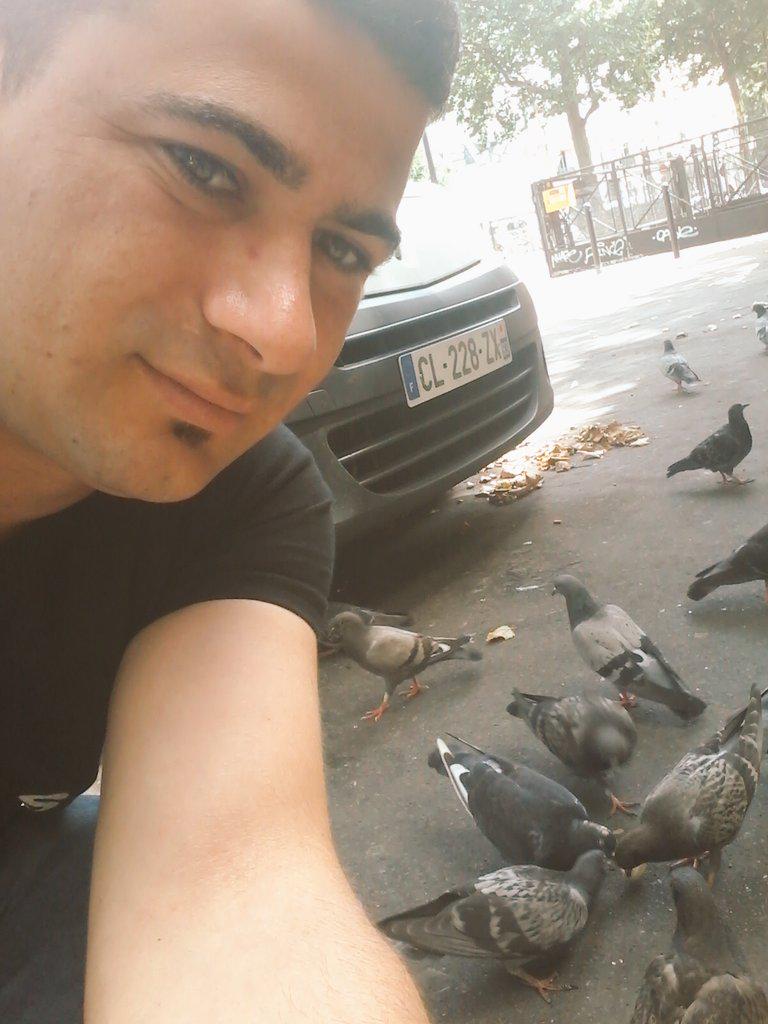 razvana968 tweet picture