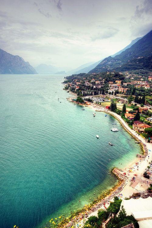 _Paisajes_'s tweet photo. Lago de Garda, Italia http://t.co/83i7nfrPR8