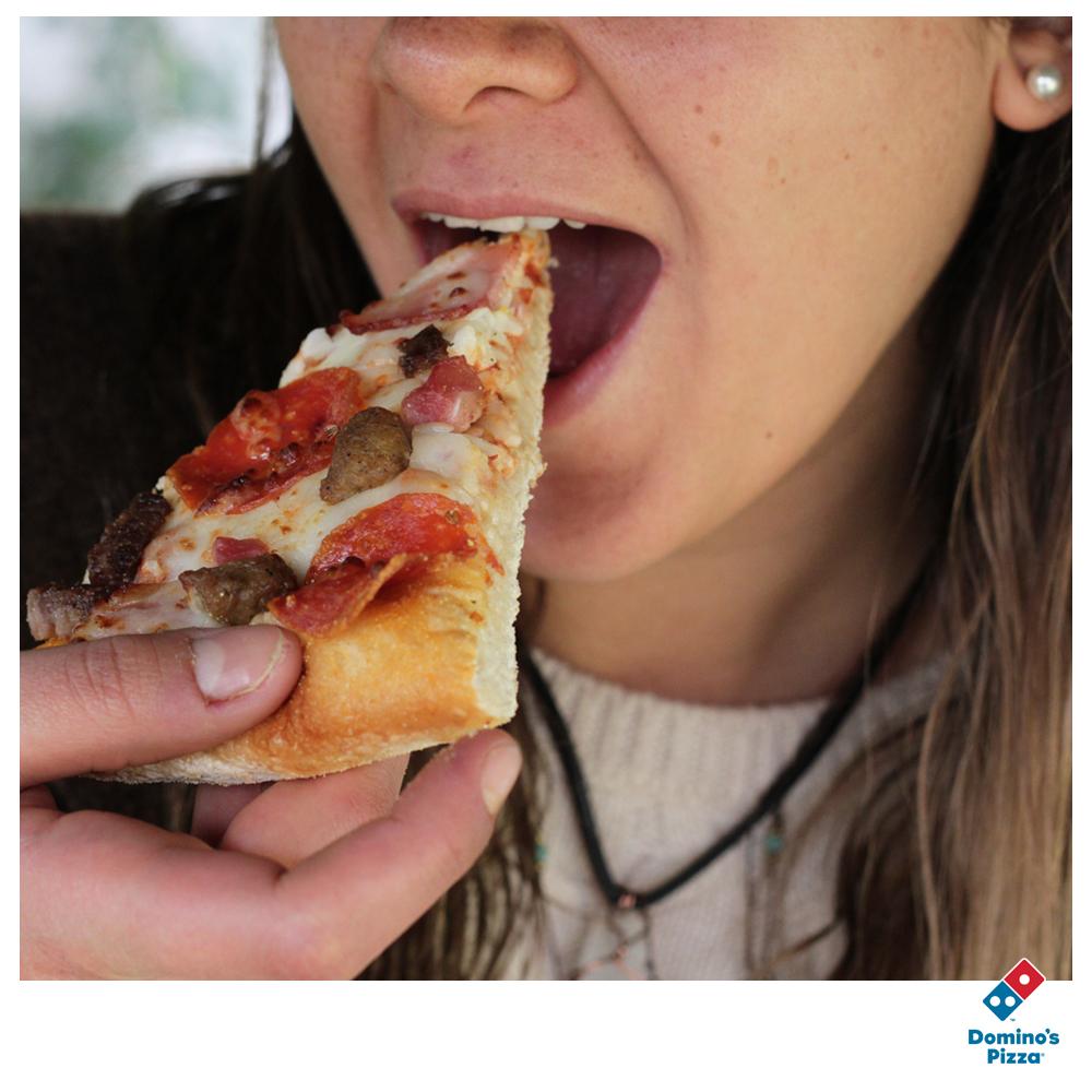 dominospizza_cl's tweet photo. Si la pizza te hace feliz, nos haces feliz a nosotros. http://t.co/U6sMLkSWmn