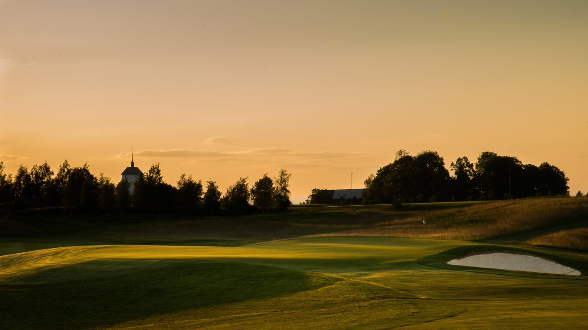 MiklagardGolf's tweet photo. You will love the true roll of our greens. #PassionOfGolf #MiklagardGolf #No1 #RTJ2GolfDesign 
Photo(C) @Simonossos http://t.co/4HgtMKYapH
