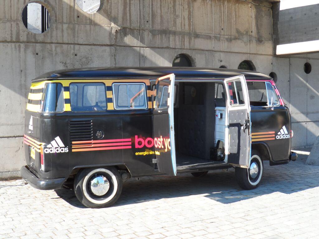 fotofuncl's tweet photo. Aquí #KombiFun en un perfil más deportista. #CabinasFotográficas #Kombi #Fotos @adidasCL http://t.co/OUkDPc0WNA