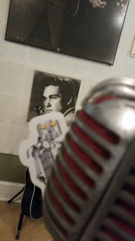 FaithTann's tweet image. Rocking at Sun Record Studios #RoamingMrRobot /TETRIXBYPITSCO