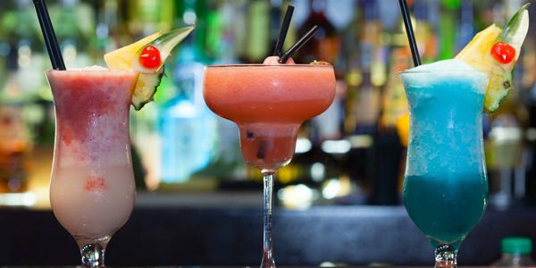 firstwefeast's tweet photo. The frozen daiquiri is making a glorious comeback. It's time to embrace that #daqlife: http://t.co/BQccmTLJ88 http://t.co/UWZC9srBjk