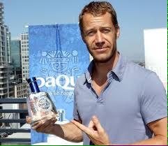 Happy 43rd birthday to Colin Ferguson, star of the TV show 