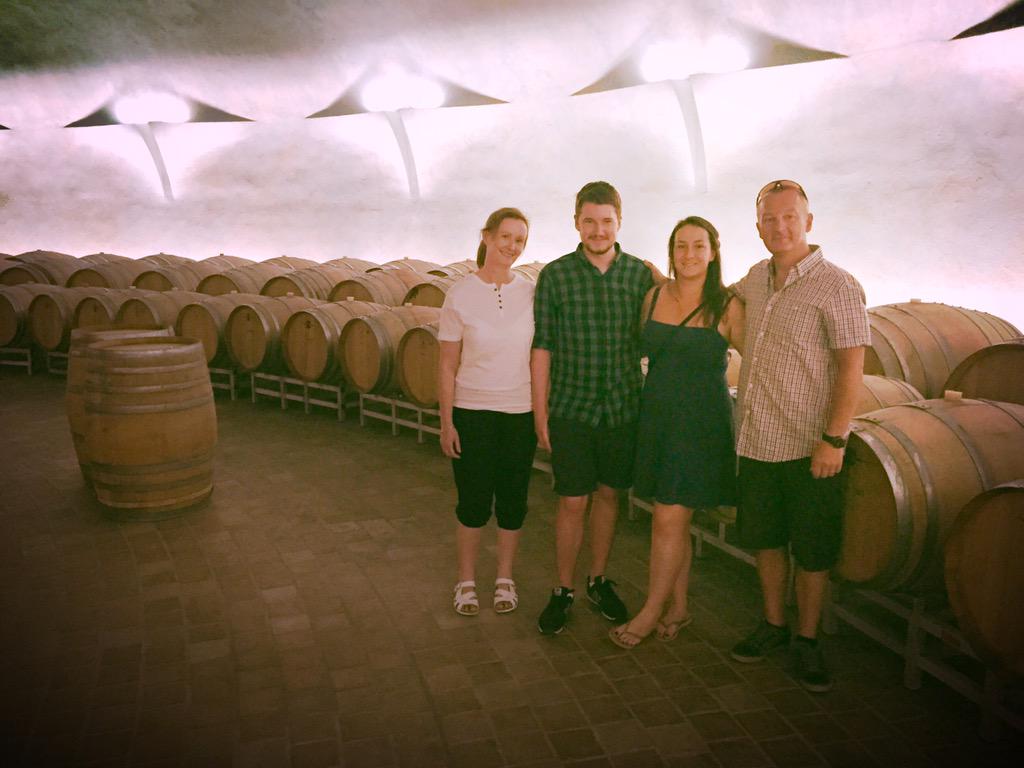marycairns89's tweet photo. Another day with all da wine and our very own chef! 👑🌅🇮🇹🍷 #italia #winewednesday #wineallthetime http://t.co/MhpJGGtyoG