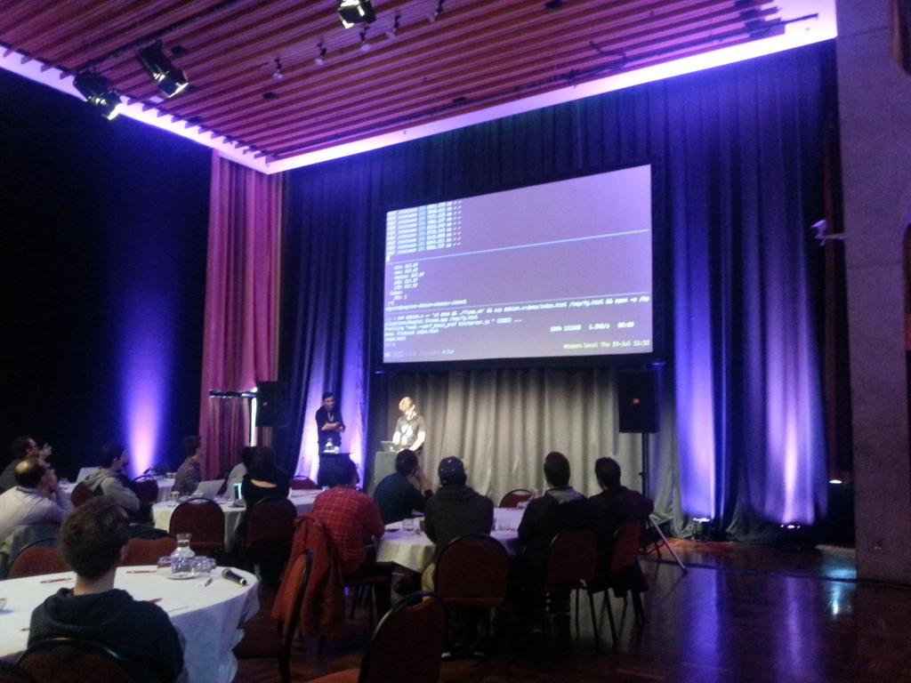 summeroftech's tweet image. .@igorsoarez live-demo-ing up a storm @wdcnz #nodejs #flamegraph